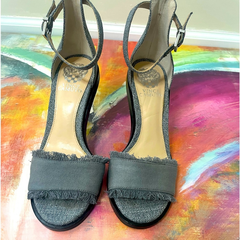Vince Camuto grey size 7